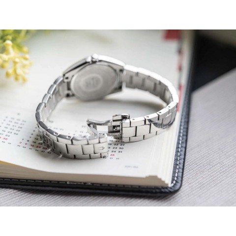 Жіночий годинник BULOVA 96P229 Surveyor Diamonds