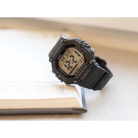 Чоловічий годинник CASIO AE-1600H-1AVEF