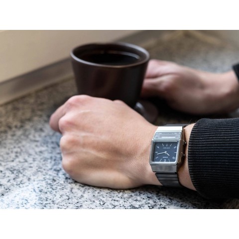 Жіночий годинник CASIO AQ-800EB-2AEF