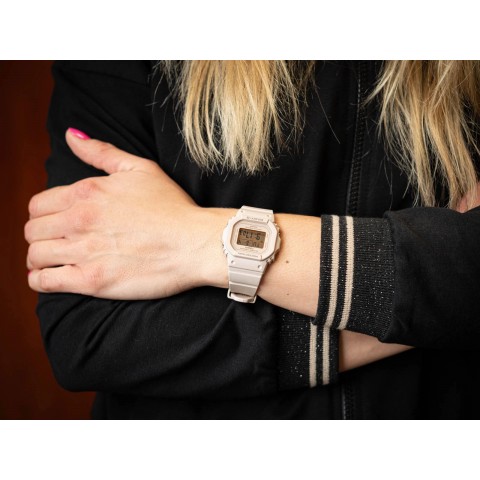 Жіночий годинник CASIO BABY-G BGD-565U-4ER