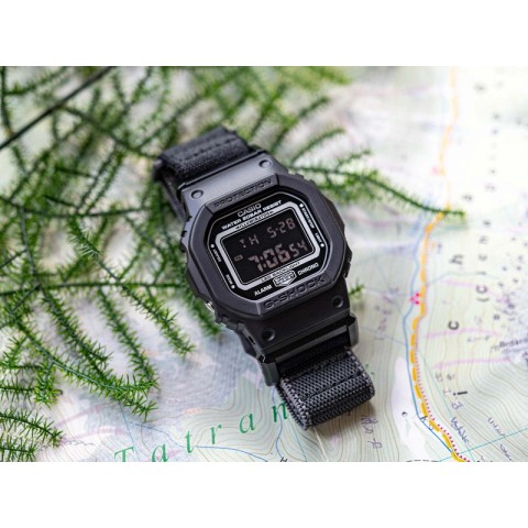Чоловічий годинник CASIO G-SHOCK DW-5600MNC-1ER