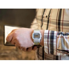Чоловічий годинник CASIO G-SHOCK DW-5600MNC-7A8ER