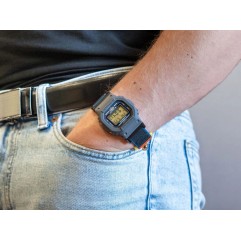 Чоловічий годинник CASIO G-SHOCK DW-5600MNC-8A2ER