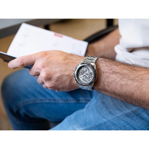 Чоловічий годинник CASIO Edifice EFR-539DE-8AVUEF