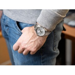 Чоловічий годинник CASIO Edifice EFV-100D-8AVUEF