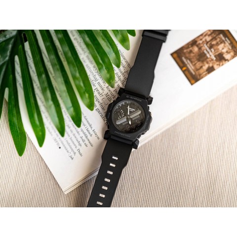 Чоловічий годинник CASIO G-SHOCK GA-2300-1AER