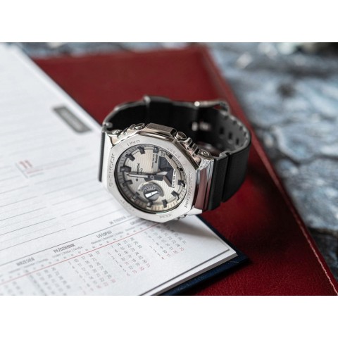 Чоловічий годинник CASIO G-SHOCK GBM-2100A-8BER
