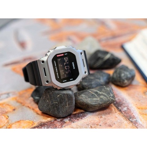 Чоловічий годинник CASIO G-SHOCK GM-5600M-1ER Чорний