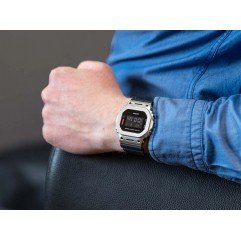 Чоловічий годинник CASIO G-SHOCK GM-5600M-1ER Чорний