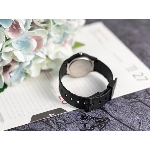 Жіночий годинник CASIO LQ-24B-1BEF