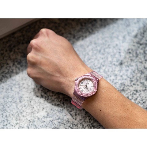 Жіночий годинник CASIO LRW-200HS-4EVEF