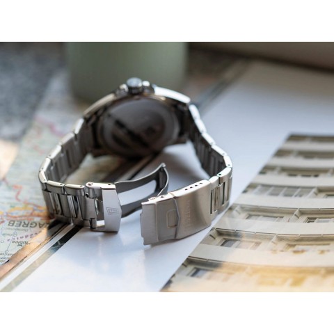 Чоловічий годинник FESTINA F20698/2 Titanium Date
