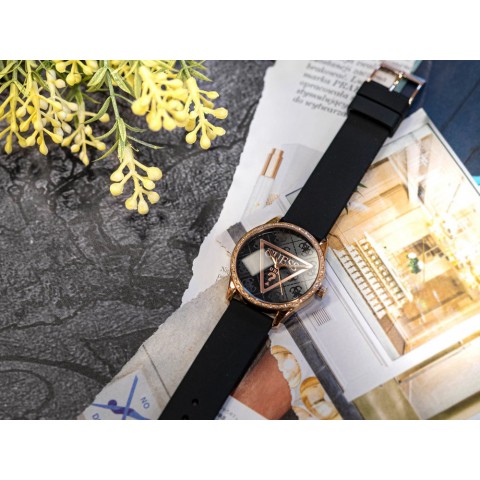Жіночий годинник GUESS GW0942L3 Roxy