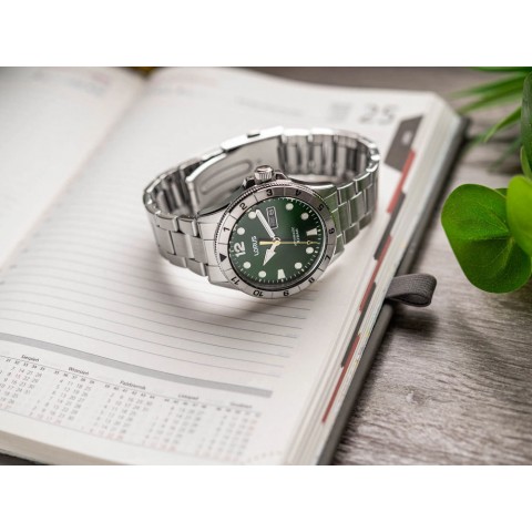 Чоловічий годинник LORUS RL463BX9