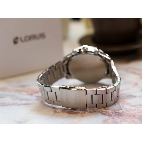 Чоловічий годинник LORUS RT365JX9