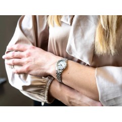 Жіночий годинник Q&Q C01A-001PY