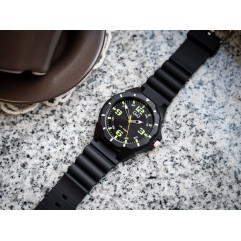 Чоловічий годинник Q&Q V30A-005VY