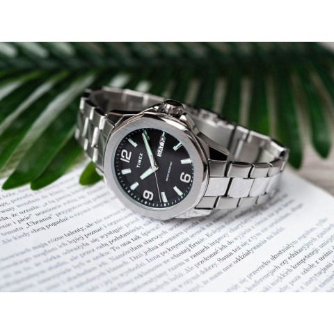 Чоловічий годинник TIMEX TW2W92700 Essex Day & Date
