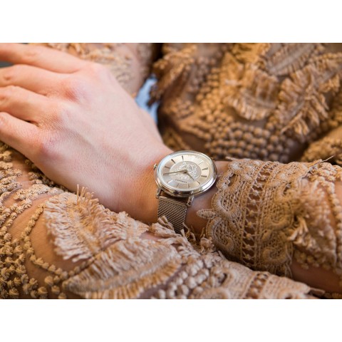 Жіночий годинник VERSACE V-CIRCLE VE8103921