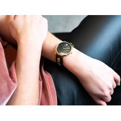 Жіночий годинник VERSACE VE8104622 V-Circle