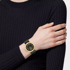 Жіночий годинник VERSACE VE8I00224 V-Code Lady
