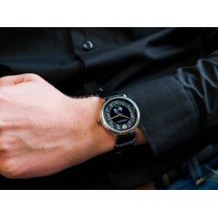 Чоловічий годинник VERSACE V-CIRCLE VEBQ00918