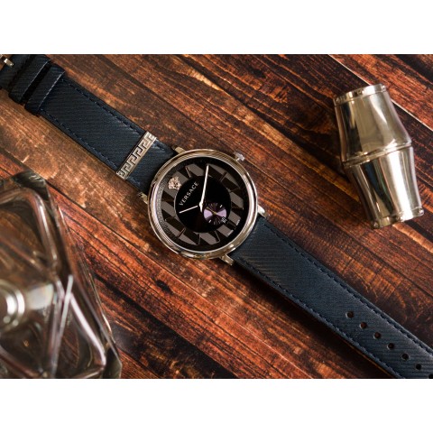 Чоловічий годинник VERSACE V-CIRCLE VEBQ01018