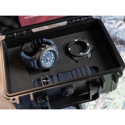 Чоловічий годинник Victorinox 241860 INOX Carbon
