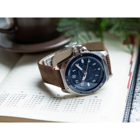 Чоловічий годинник Victorinox 241980.1 Journey 1884 Automatic